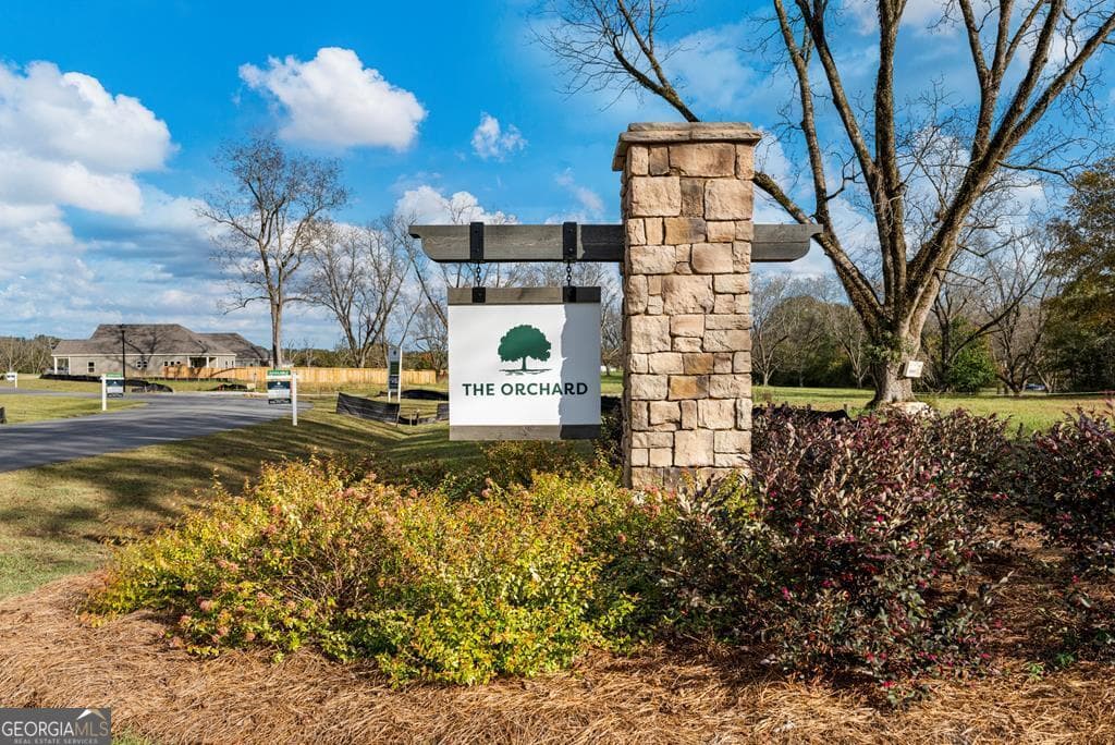 3 bedroom, 2 bathroom, 1,781 sq ft single family residence for sale at 148 Chinaberry Street, Pine Mountain, GA 31822 — photo 3