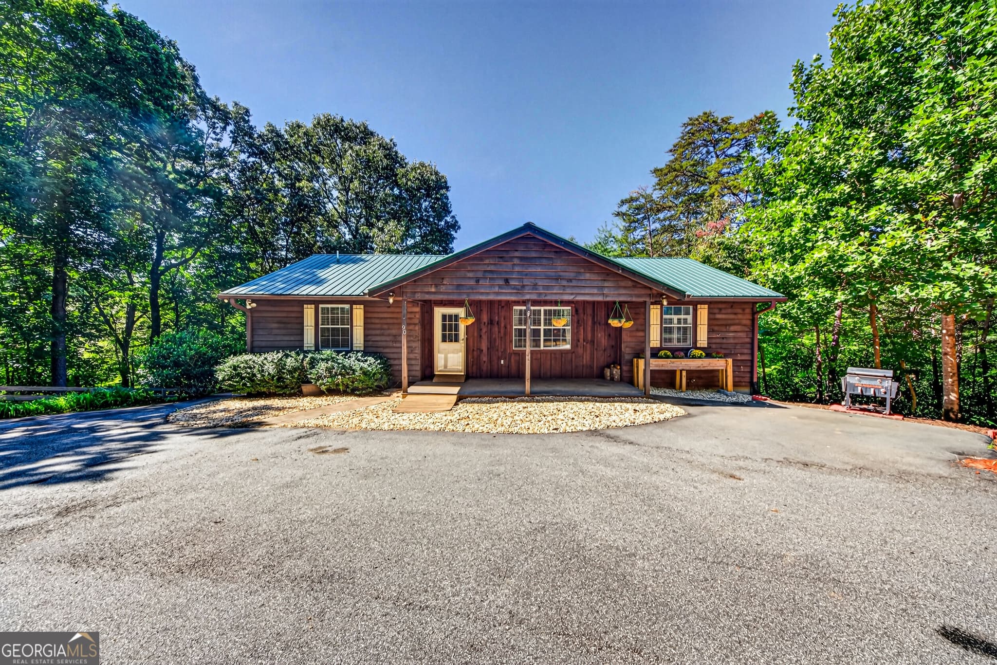 4 bedroom, 3 bathroom, 2,744 sq ft single family residence for sale at 90 Amber Lane, Tiger, GA 30576 — photo 2