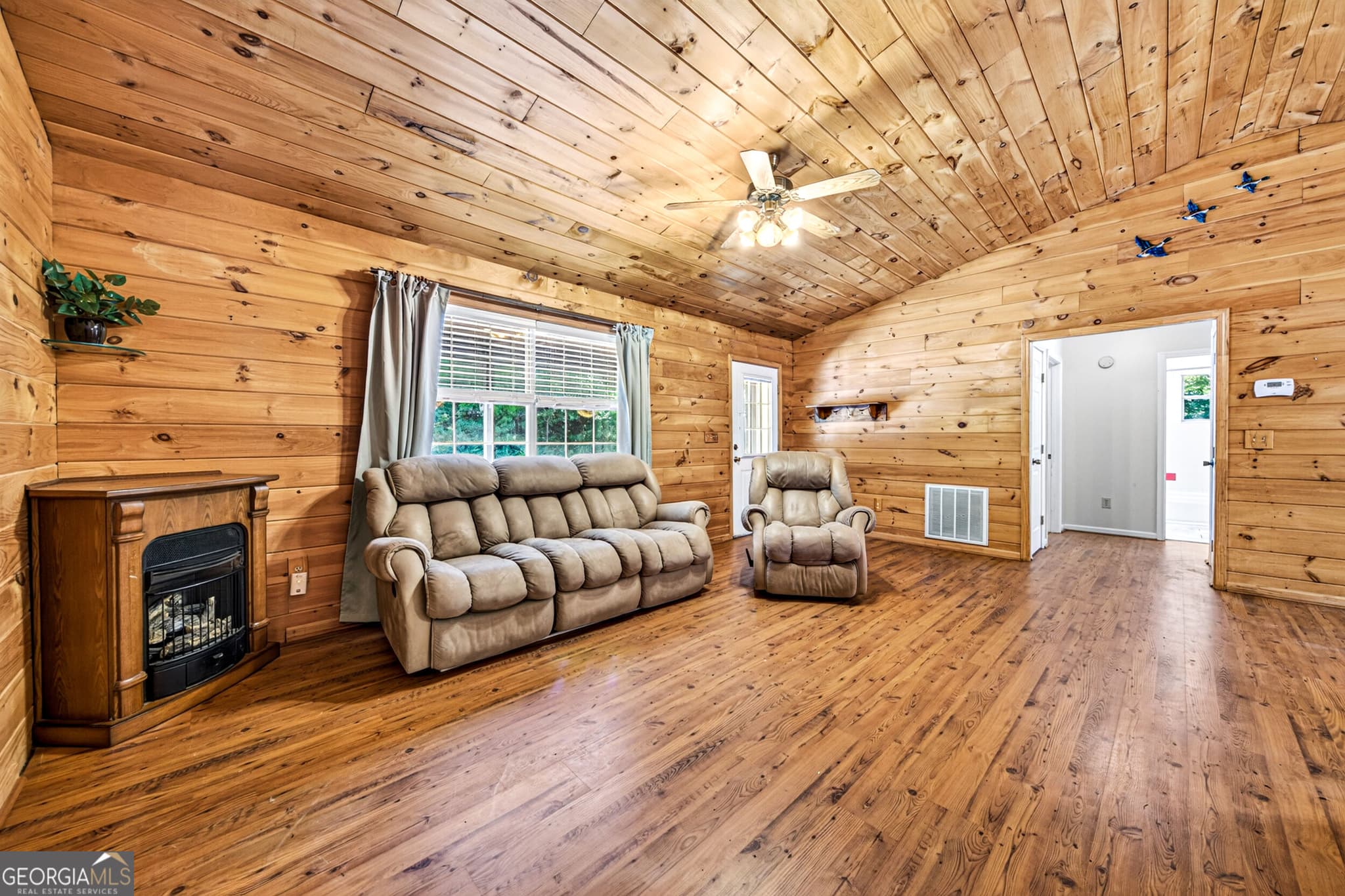 4 bedroom, 3 bathroom, 2,744 sq ft single family residence for sale at 90 Amber Lane, Tiger, GA 30576 — photo 6