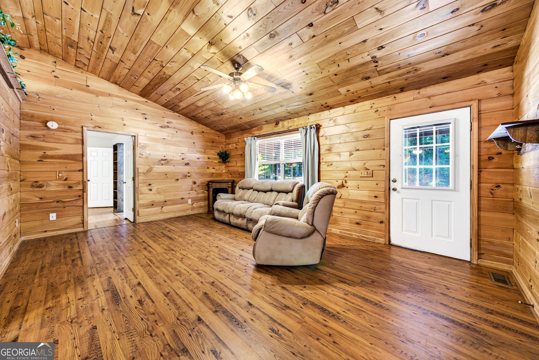 4 bedroom, 3 bathroom, 2,744 sq ft single family residence for sale at 90 Amber Lane, Tiger, GA 30576 — photo 5