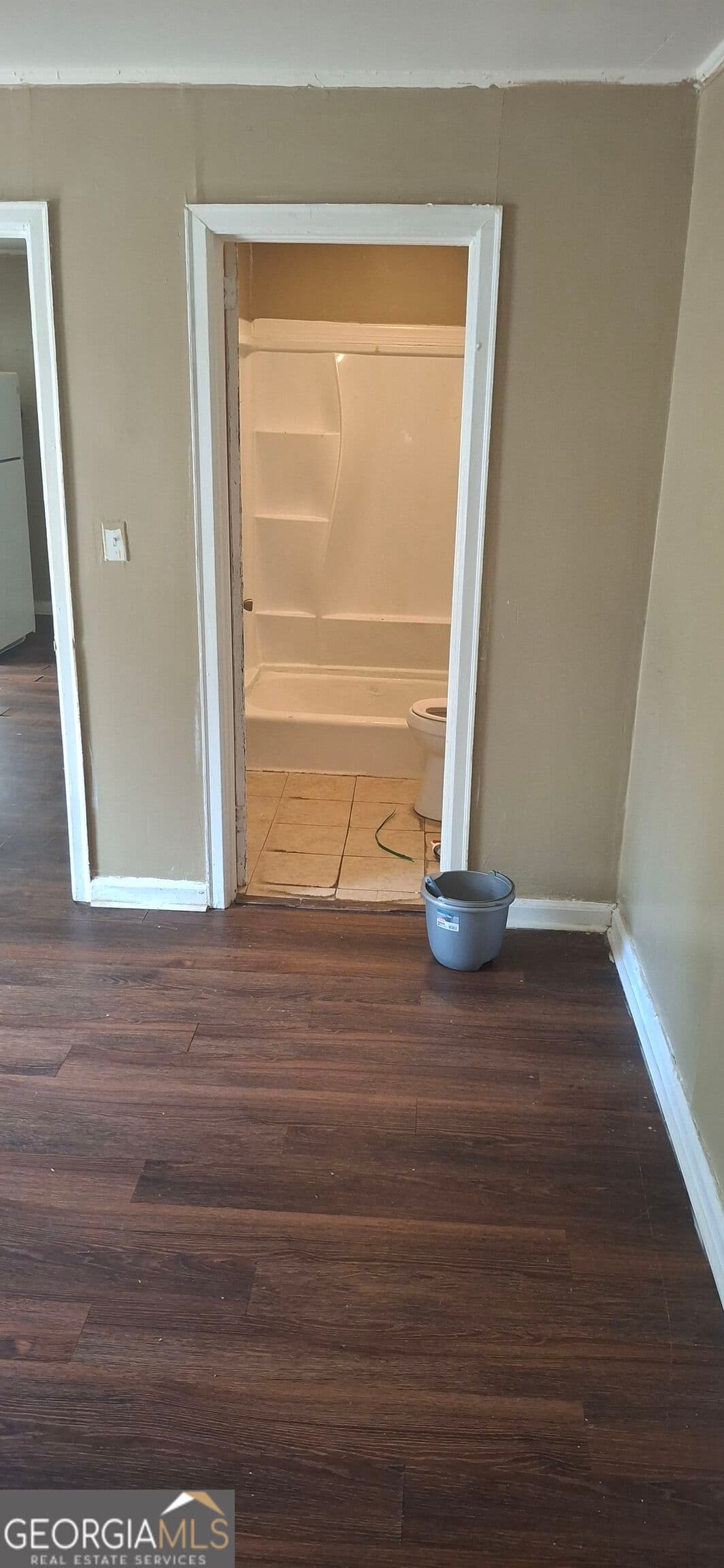 2 bedroom, 1 bathroom, 728 sq ft duplex for rent at 216 Alabama Street, Griffin, GA 30223 for $995 a month — photo 2
