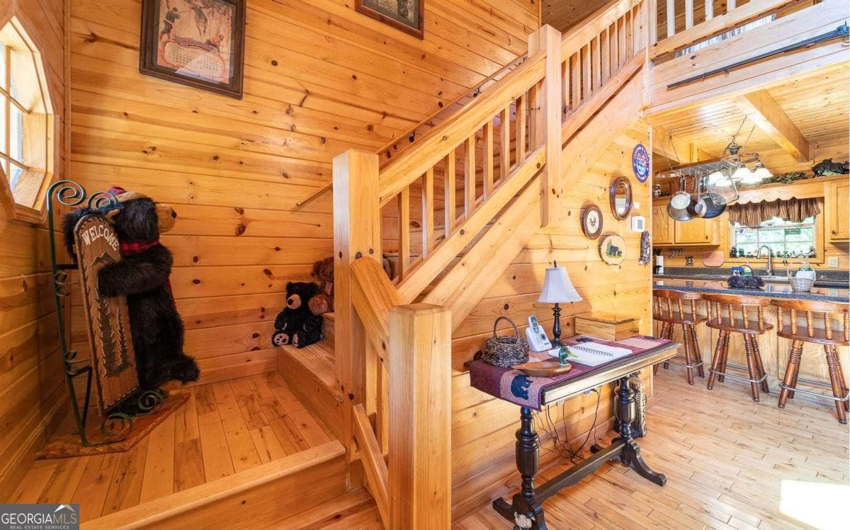 3 bedroom, 3 bathroom, 1,820 sq ft cabin,single family residence for sale at 139 Gladys Lane, Young Harris, GA 30582 — photo 9