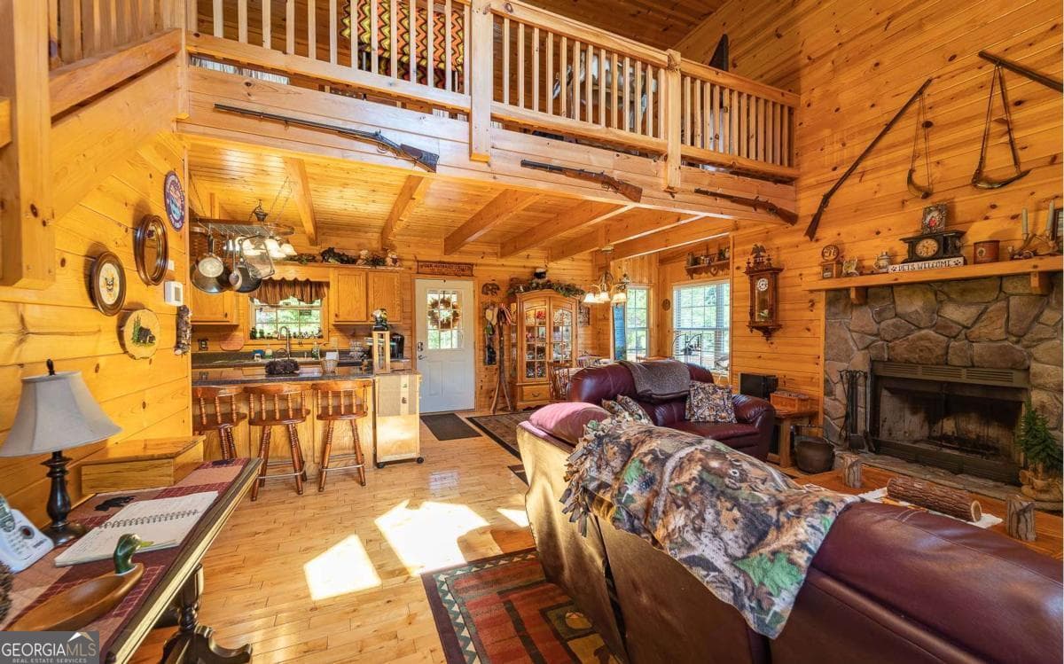 3 bedroom, 3 bathroom, 1,820 sq ft cabin,single family residence for sale at 139 Gladys Lane, Young Harris, GA 30582 — photo 10