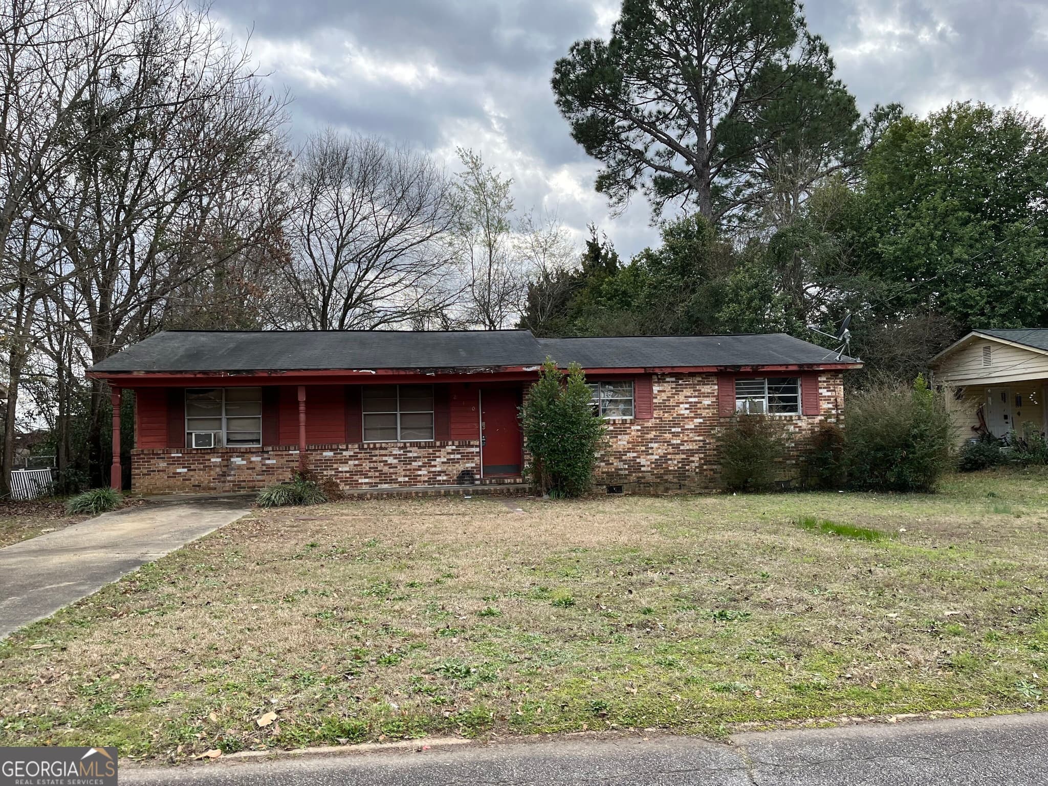 3 bedroom, 1 bathroom, 1,272 sq ft single family residence for sale at 210 Palomino Lane, Warner Robins, GA 31088