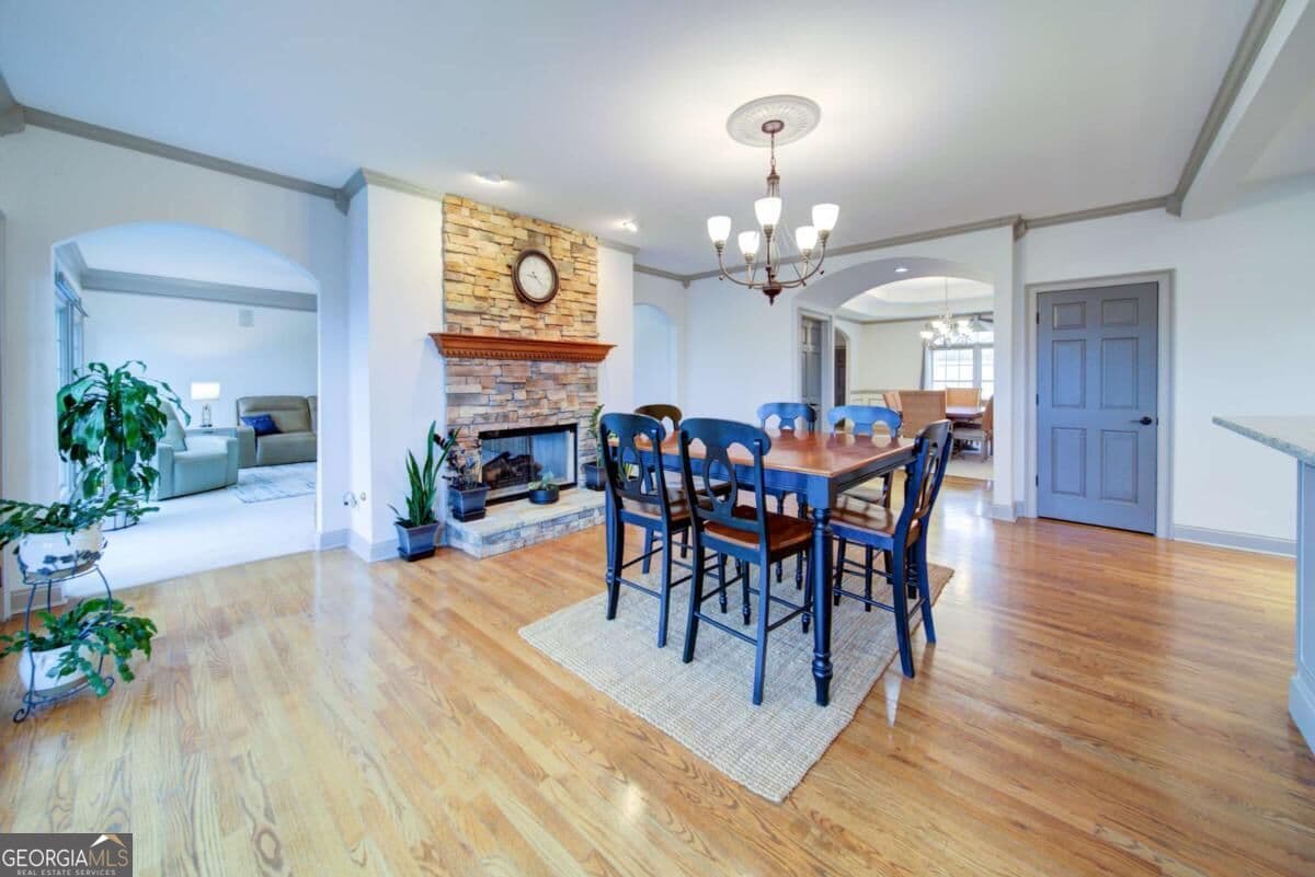 4 bedroom, 3.5 bathroom, 6,892 sq ft single family residence for sale at 6462 Waterscape Ridge, Gainesville, GA 30506 — photo 10