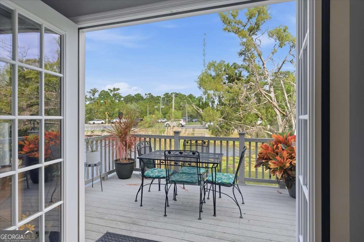 3 bedroom, 1.5 bathroom, 1,344 sq ft condominium for sale at 1000 Sea Island Road #68, St. Simons, GA 31522 — photo 3