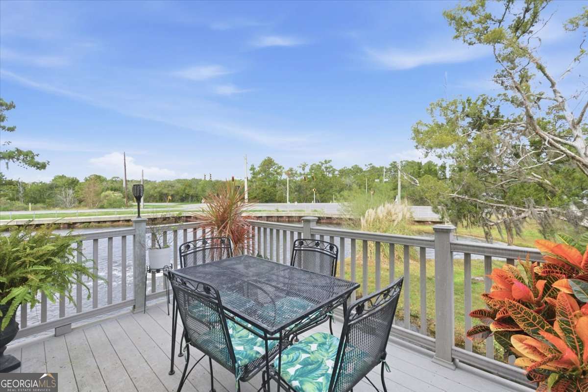 3 bedroom, 1.5 bathroom, 1,344 sq ft condominium for sale at 1000 Sea Island Road #68, St. Simons, GA 31522 — photo 4