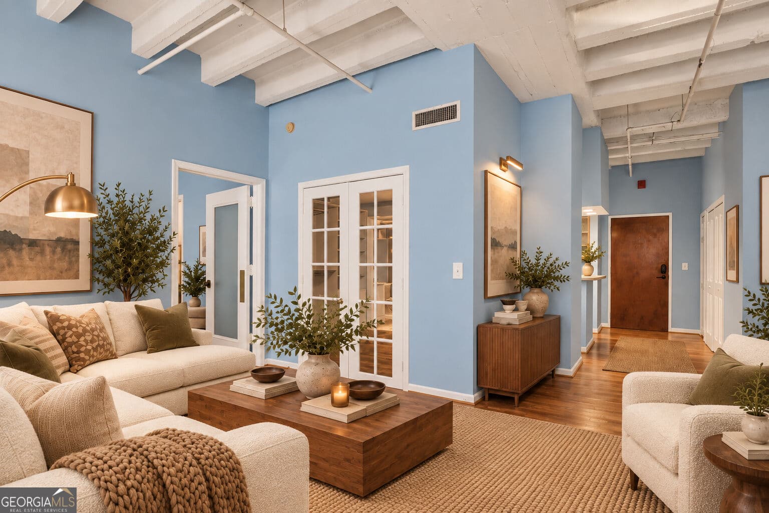 2 bedroom, 2 bathroom, 902 sq ft condominium for sale at 32 Peachtree Street 703, Atlanta, GA 30303 — photo 3