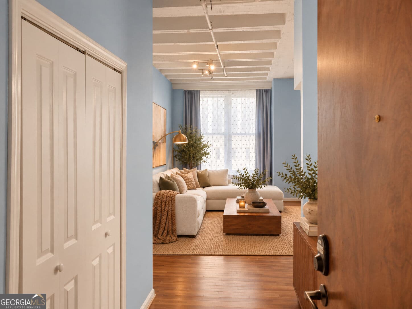 2 bedroom, 2 bathroom, 902 sq ft condominium for sale at 32 Peachtree Street 703, Atlanta, GA 30303 — photo 1 of 63
