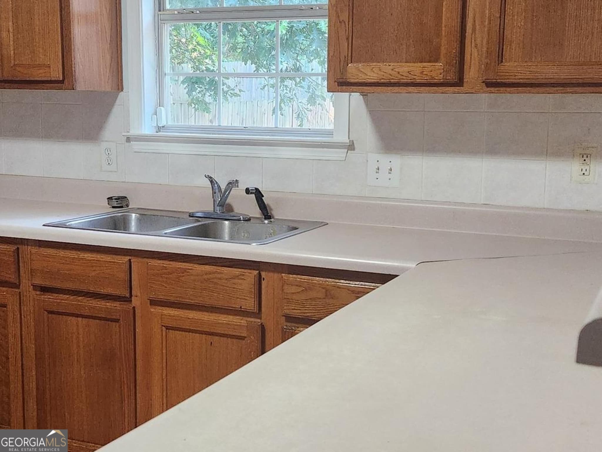 4 bedroom, 2 bathroom, 1,378 sq ft single family residence for rent at 10883 Knotty Pine Place, Hampton, GA 30228 for $2,100 a month — photo 5