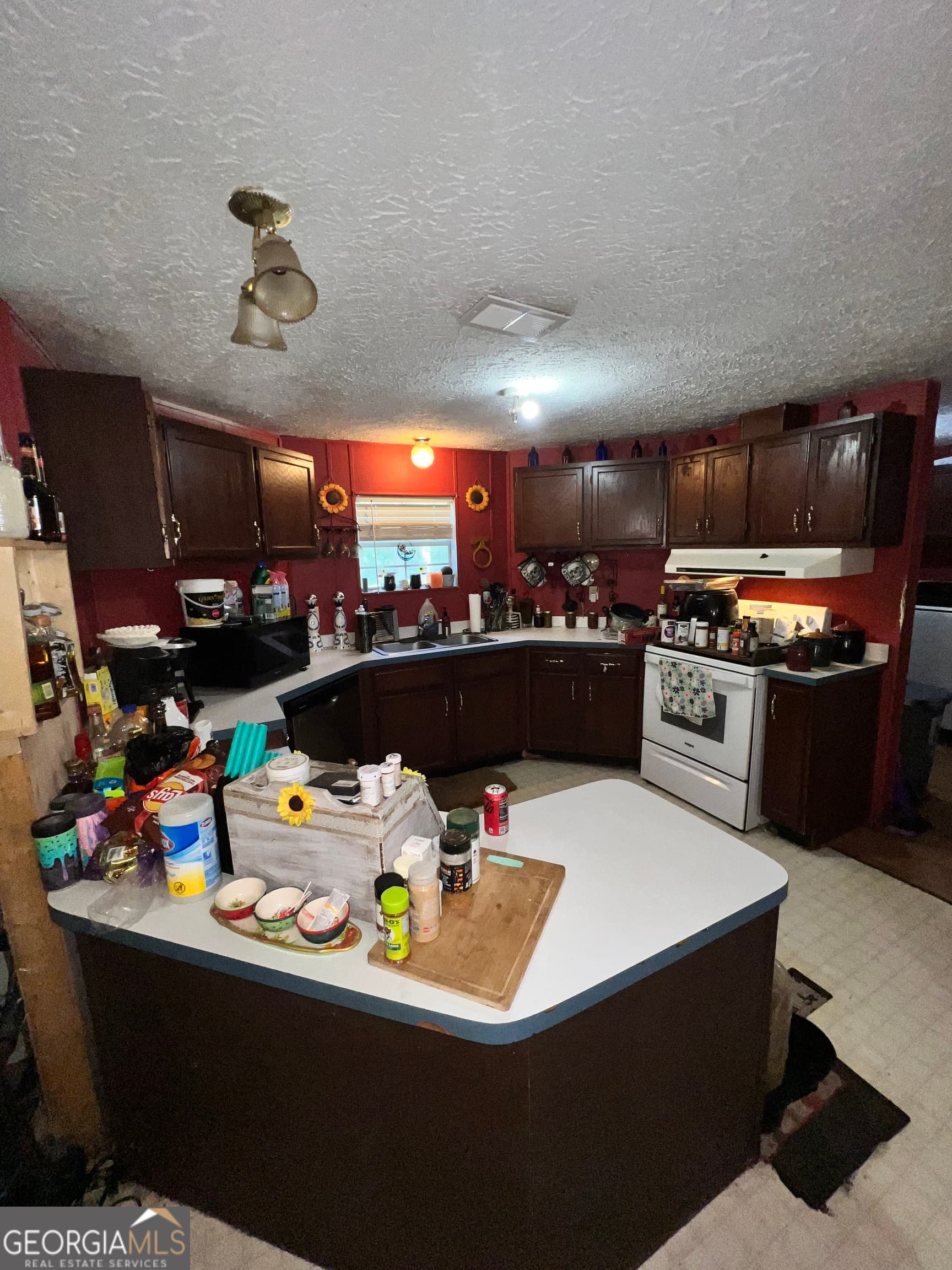 3 bedroom, 2 bathroom, 1,782 sq ft manufactured home,single family residence under contract at 3616 Us Highway 441, Dublin, GA 31021 — photo 7
