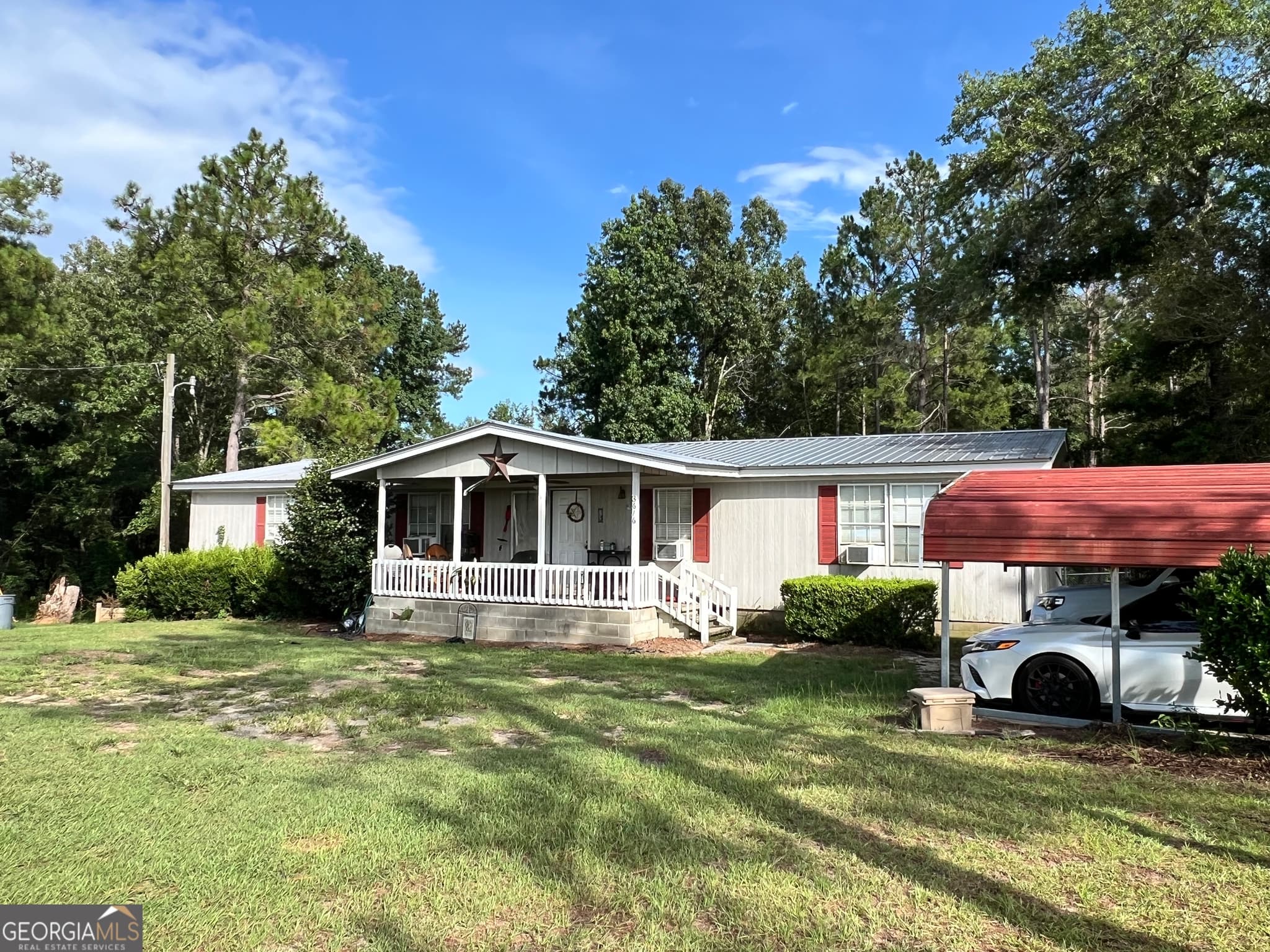 3 bedroom, 2 bathroom, 1,782 sq ft manufactured home,single family residence under contract at 3616 Us Highway 441, Dublin, GA 31021 — photo 3