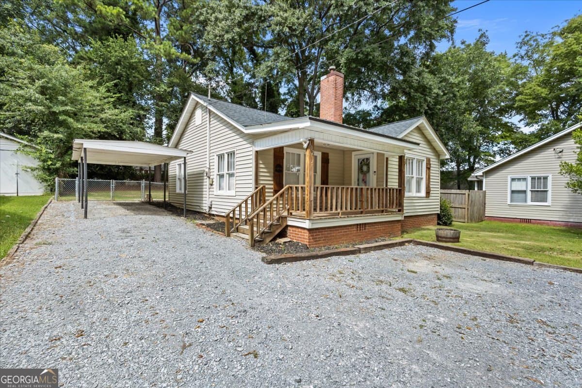 2 bedroom, 1 bathroom, 924 sq ft single family residence for sale at 102 W Fairmount Avenue, Cedartown, GA 30125 — photo 2