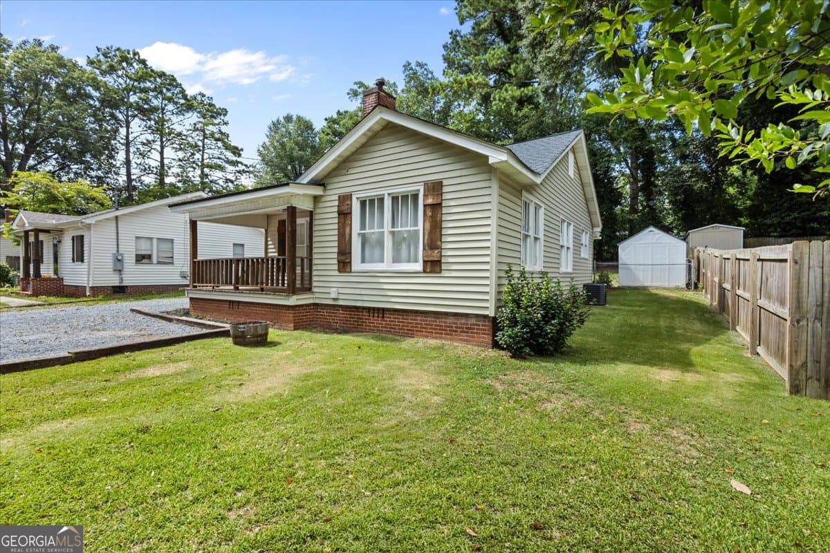 2 bedroom, 1 bathroom, 924 sq ft single family residence for sale at 102 W Fairmount Avenue, Cedartown, GA 30125 — photo 3