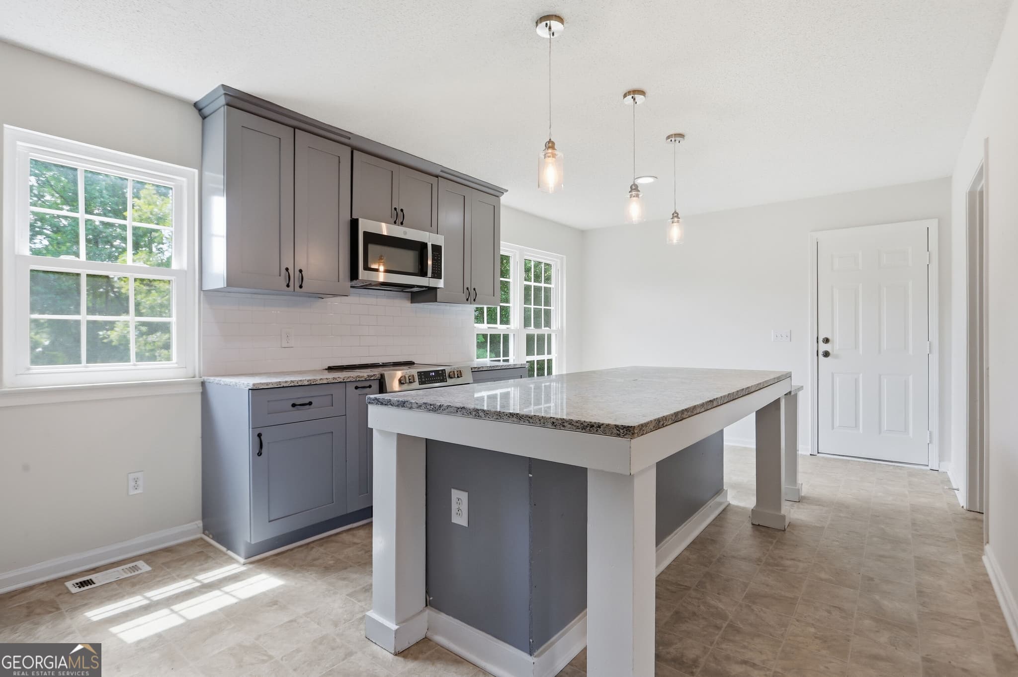 4 bedroom, 2.5 bathroom, 2,284 sq ft single family residence for sale at 1336 Fate Conn Road, Canton, GA 30114 — photo 7