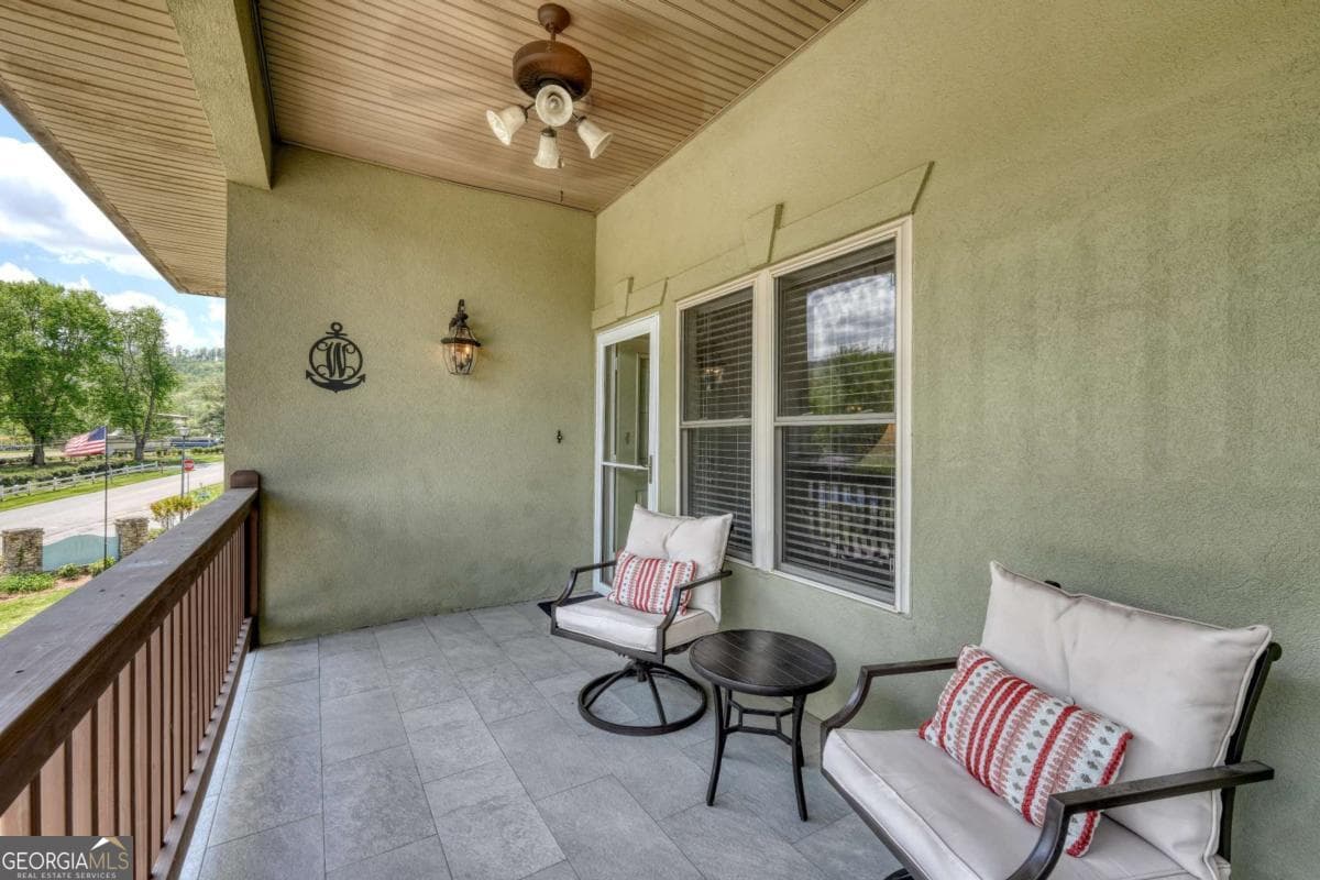 2 bedroom, 2 bathroom condominium for sale at 1647E Lakeview Drive, Young Harris, GA 30582 — photo 6