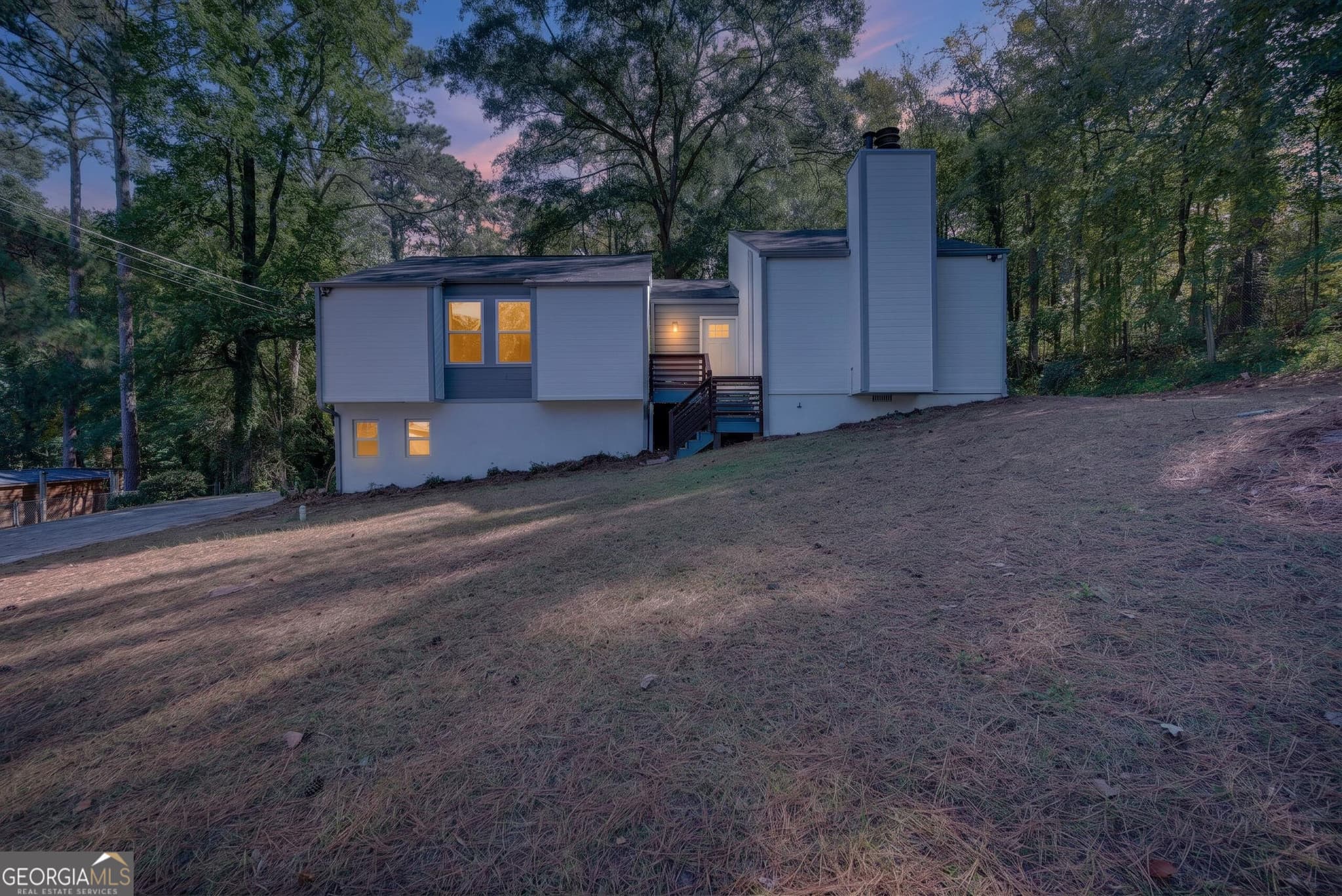 4 bedroom, 3 bathroom, 2,136 sq ft single family residence for sale at 555 Glencove Drive, Macon, GA 31210 — photo 2