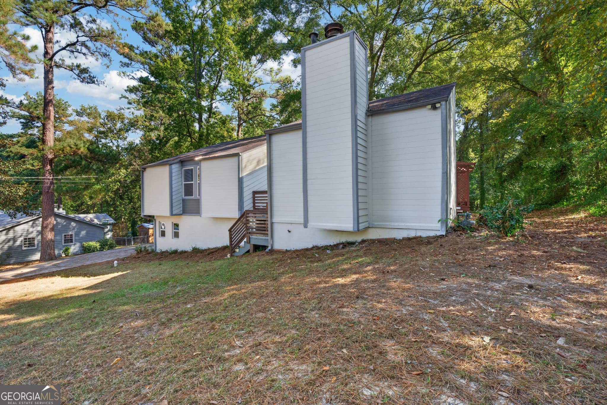 4 bedroom, 3 bathroom, 2,136 sq ft single family residence for sale at 555 Glencove Drive, Macon, GA 31210 — photo 3
