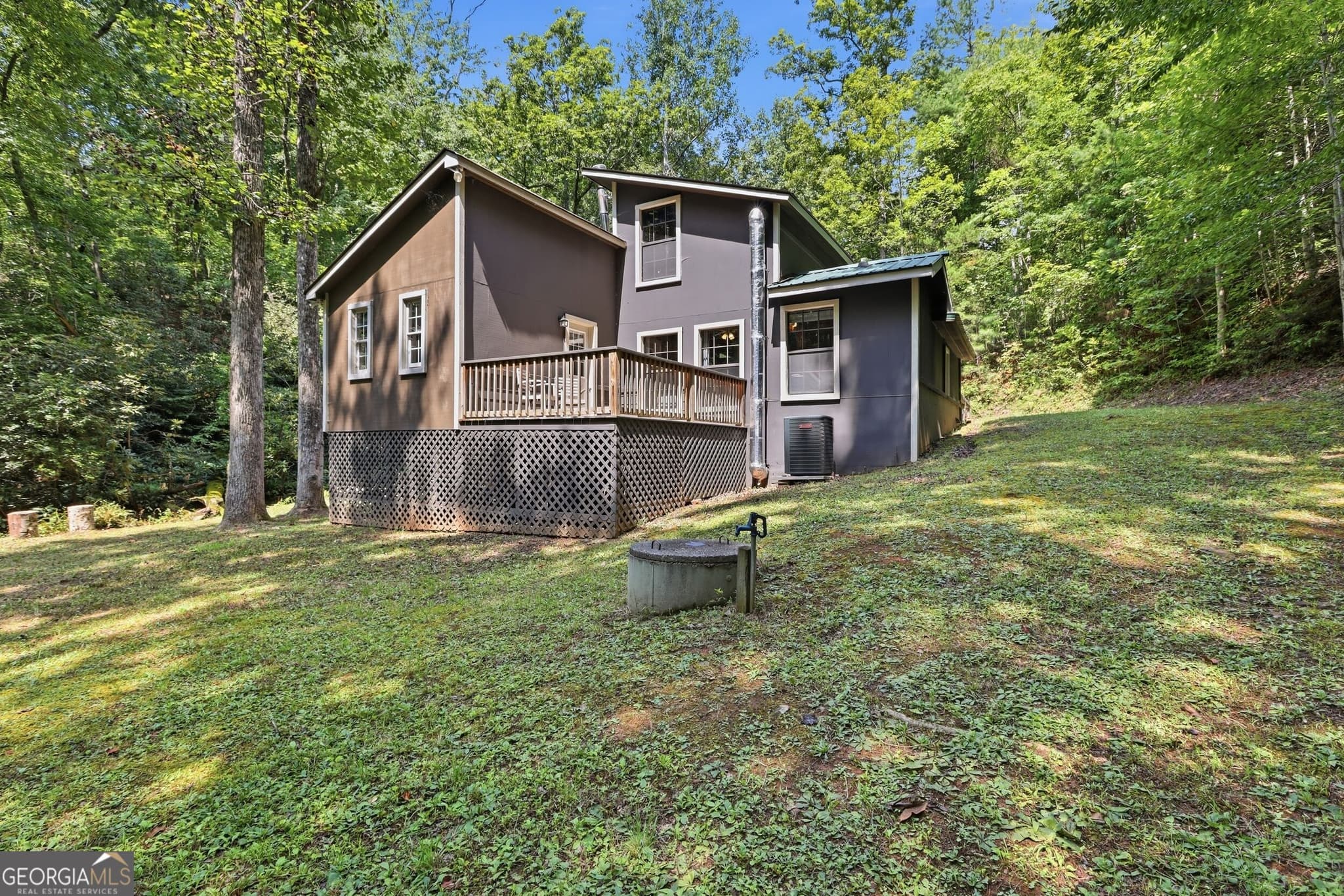 2 bedroom, 2 bathroom, 1,400 sq ft cabin,single family residence for sale at 162 Delilah Lane, Lakemont, GA 30552 — photo 2