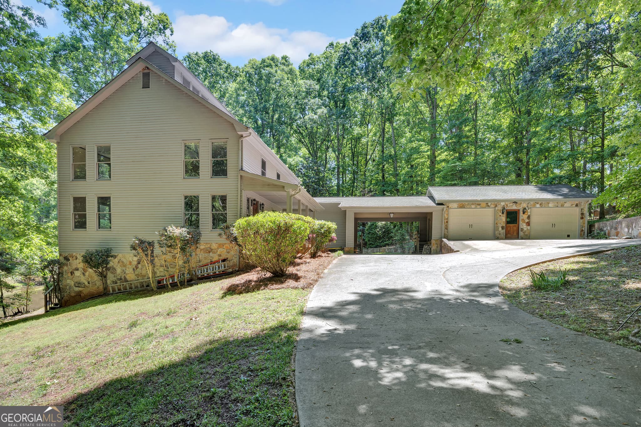 4 bedroom, 3.5 bathroom, 4,322 sq ft single family residence for sale at 400 River Cove Road, Social Circle, GA 30025 — photo 5