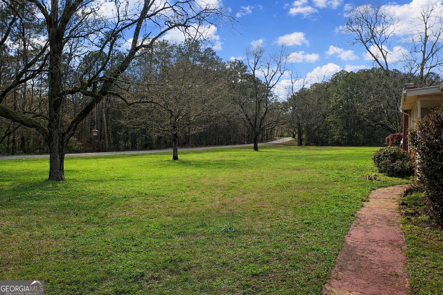 2 bedroom, 1 bathroom, 1,724 sq ft single family residence for sale at 807 Triune Mill Road, Thomaston, GA 30286 — photo 3