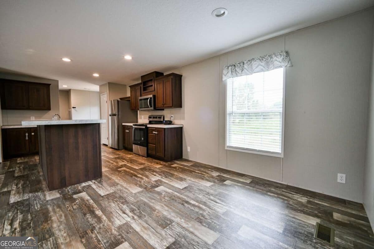 3 bedroom, 2 bathroom, 1,344 sq ft single family residence for sale at 159 Alexander Ray Road, Canon, GA 30520 — photo 6