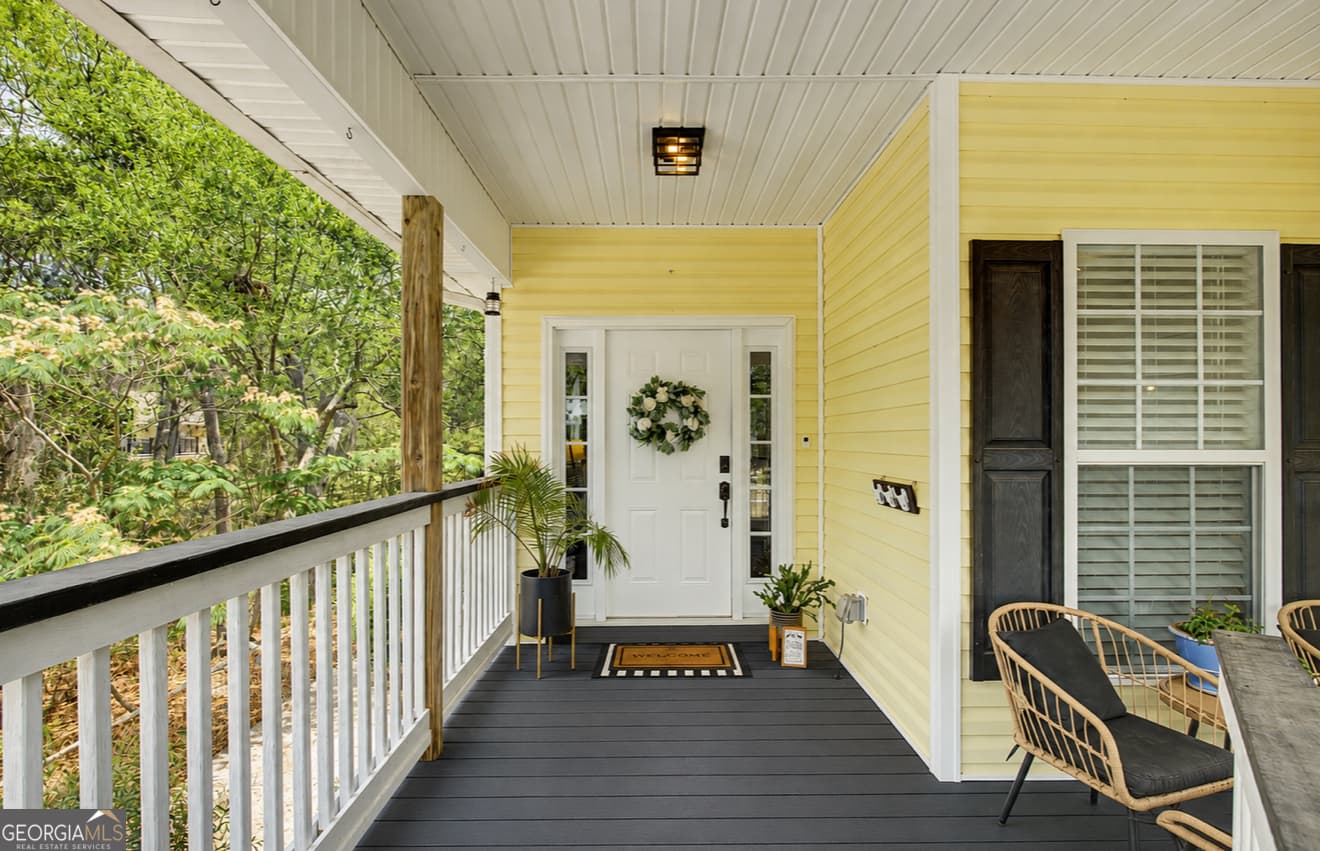 3 bedroom, 2 bathroom, 1,901 sq ft single family residence for sale at 2 Brewster Street, Savannah, GA 31419 — photo 5