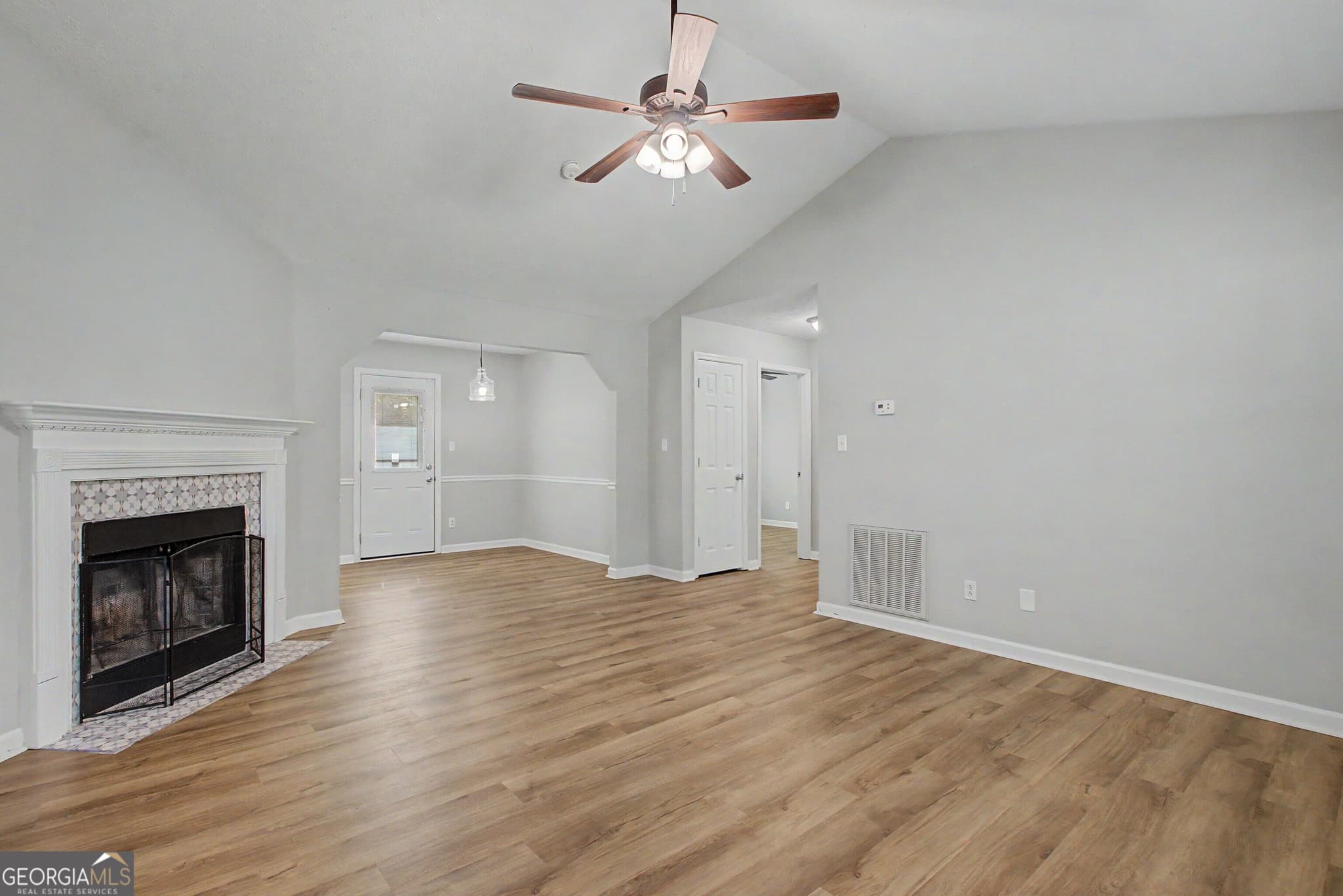 3 bedroom, 2 bathroom, 1,144 sq ft single family residence for sale at 32 Oak Street, Newnan, GA 30263 — photo 9