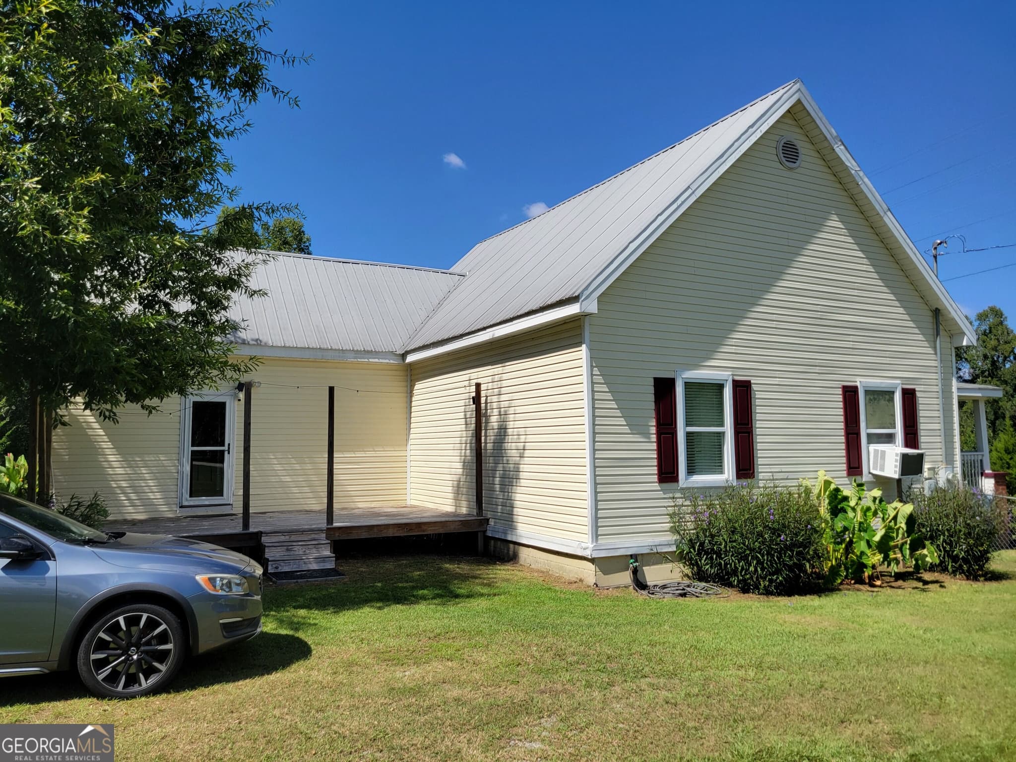 2 bedroom, 2 bathroom, 1,568 sq ft single family residence under contract at 2753 Waynesboro Highway, Sylvania, GA 30467 — photo 4