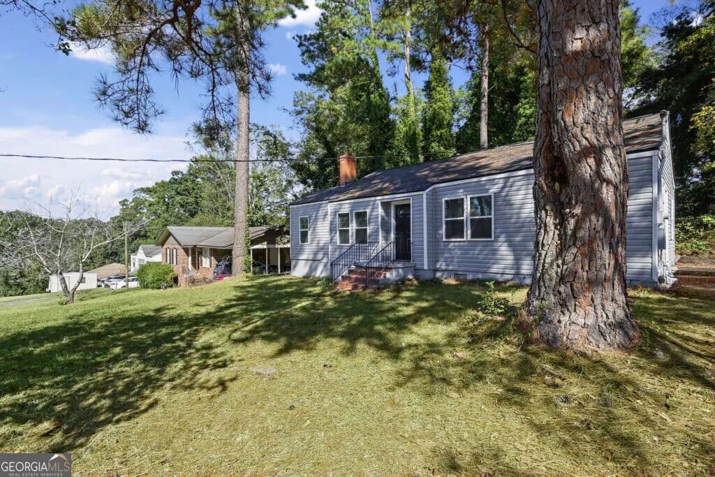 3 bedroom, 1 bathroom, 1,032 sq ft single family residence for rent at 4369 Azalea Drive, Macon, GA 31210 for $1,349 a month — photo 2