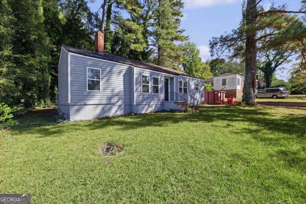 3 bedroom, 1 bathroom, 1,032 sq ft single family residence for rent at 4369 Azalea Drive, Macon, GA 31210 for $1,349 a month — photo 3