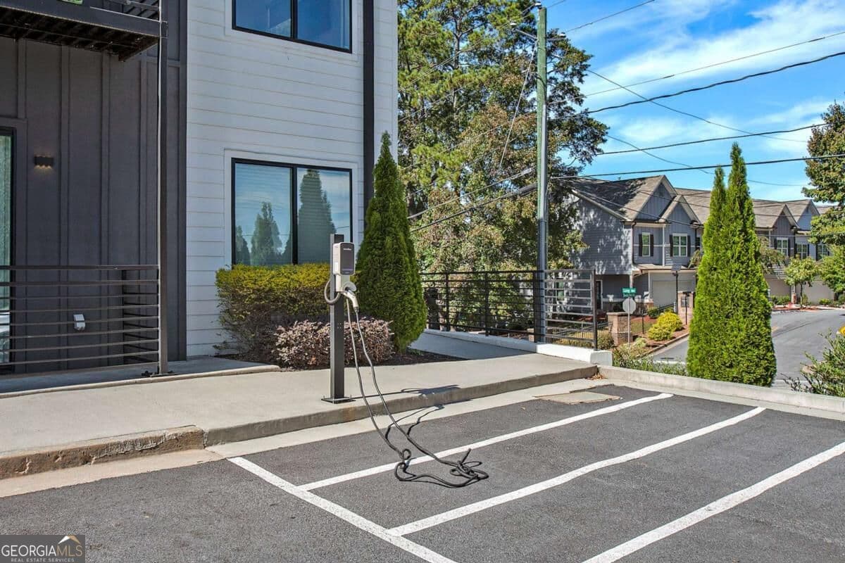 2 bedroom, 2 bathroom, 1,150 sq ft condominium for sale at 1155 Custer Avenue 110, Atlanta, GA 30316 — photo 2