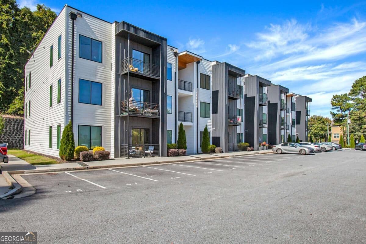 2 bedroom, 2 bathroom, 1,150 sq ft condominium for sale at 1155 Custer Avenue 110, Atlanta, GA 30316 — photo 1 of 30