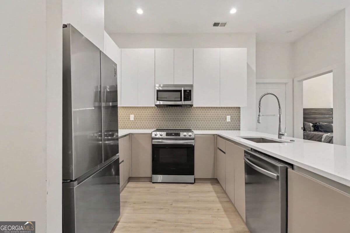 2 bedroom, 2 bathroom, 1,150 sq ft condominium for sale at 1155 Custer Avenue 110, Atlanta, GA 30316 — photo 9