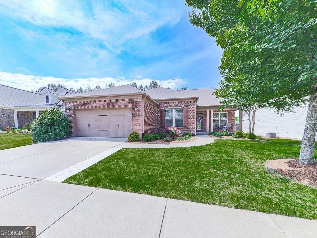 4 bedroom, 3 bathroom, 5,247 sq ft single family residence for sale at 210 Aster Court, Canton, GA 30114 — photo 3