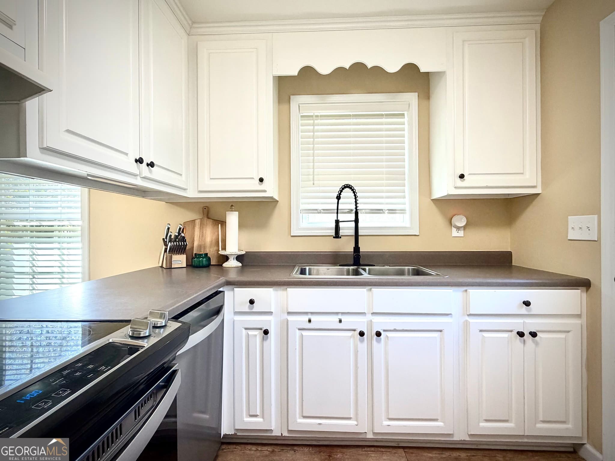 3 bedroom, 2 bathroom, 1,146 sq ft single family residence for sale at 224 North Avenue, Adrian, GA 31002 — photo 4