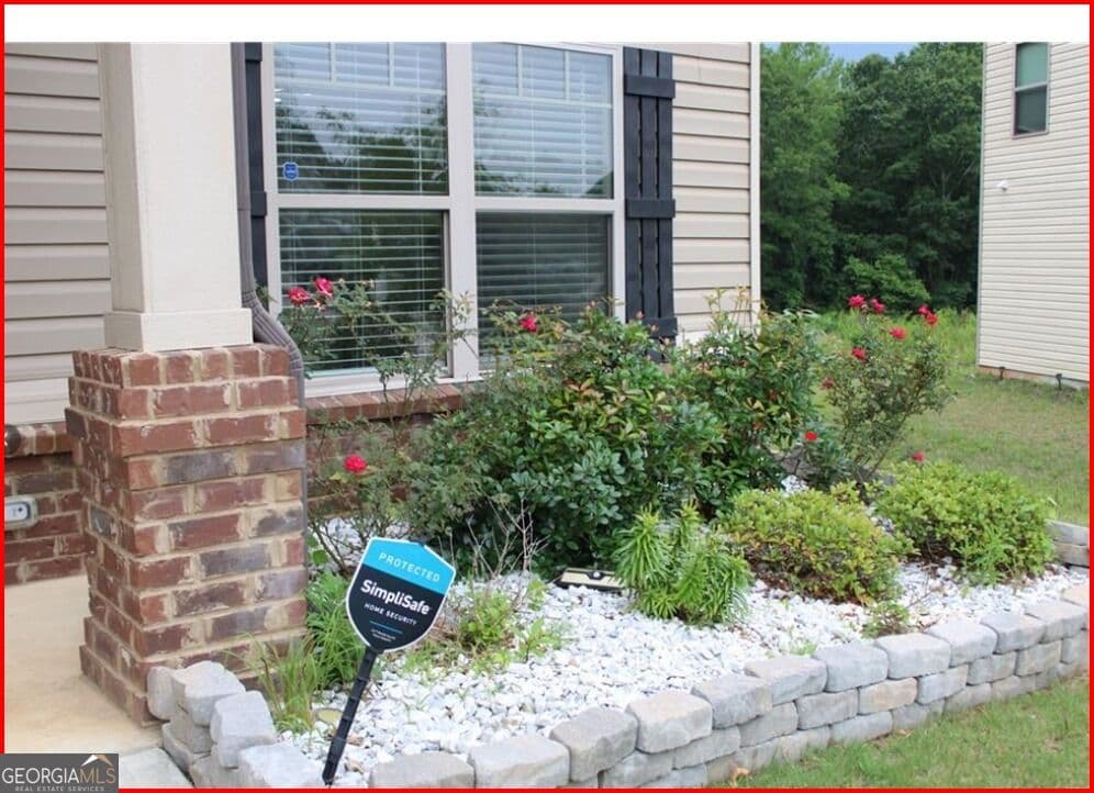 4 bedroom, 2.5 bathroom, 2,400 sq ft single family residence for rent at 1933 Roxey Lane, Winder, GA 30680 for $2,350 a month — photo 3