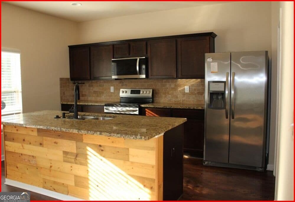 4 bedroom, 2.5 bathroom, 2,400 sq ft single family residence for rent at 1933 Roxey Lane, Winder, GA 30680 for $2,350 a month — photo 10
