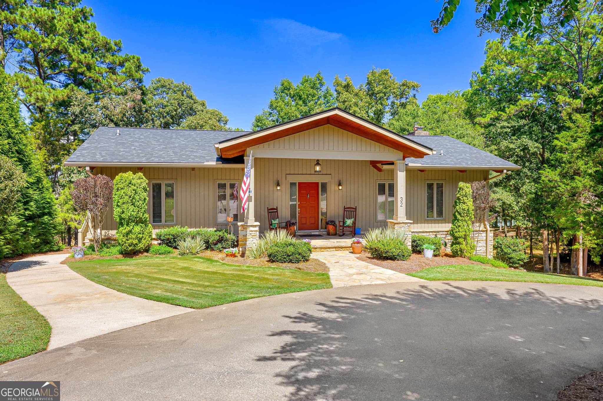 3 bedroom, 2.5 bathroom, 3,060 sq ft single family residence for sale at 32 Songbird Lane, Hartwell, GA 30643