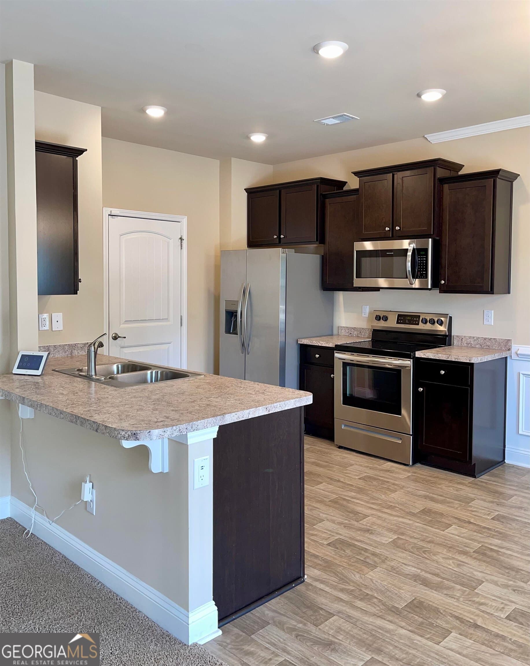 3 bedroom, 2.5 bathroom single family residence for rent at 2651 Lovejoy Crossing Lane, Hampton, GA 30228 for $2,350 a month — photo 4