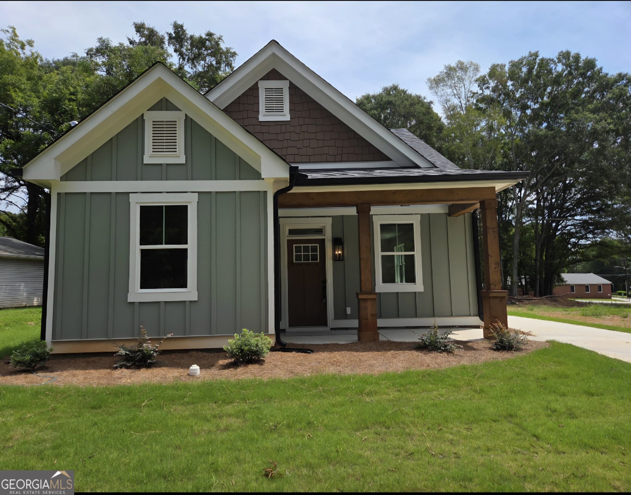 3 bedroom, 2 bathroom, 1,500 sq ft single family residence for sale at 513 Harris Street, Monroe, GA 30655