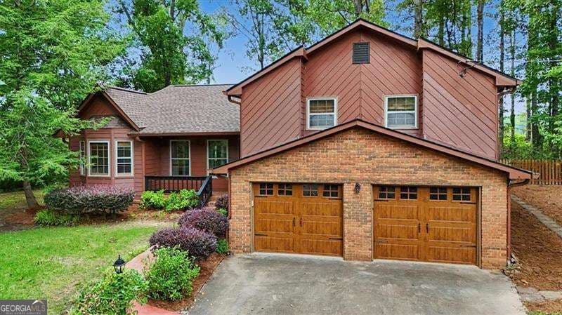3 bedroom, 2 bathroom single family residence for sale at 382 Indian Lake Court, Hiram, GA 30141 — photo 2