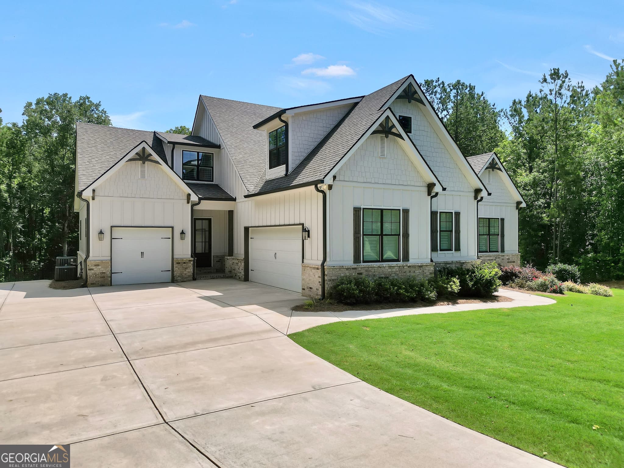 5 bedroom, 4 bathroom, 3,906 sq ft single family residence for sale at 110 Whirlaway Court, Forsyth, GA 31029 — photo 5