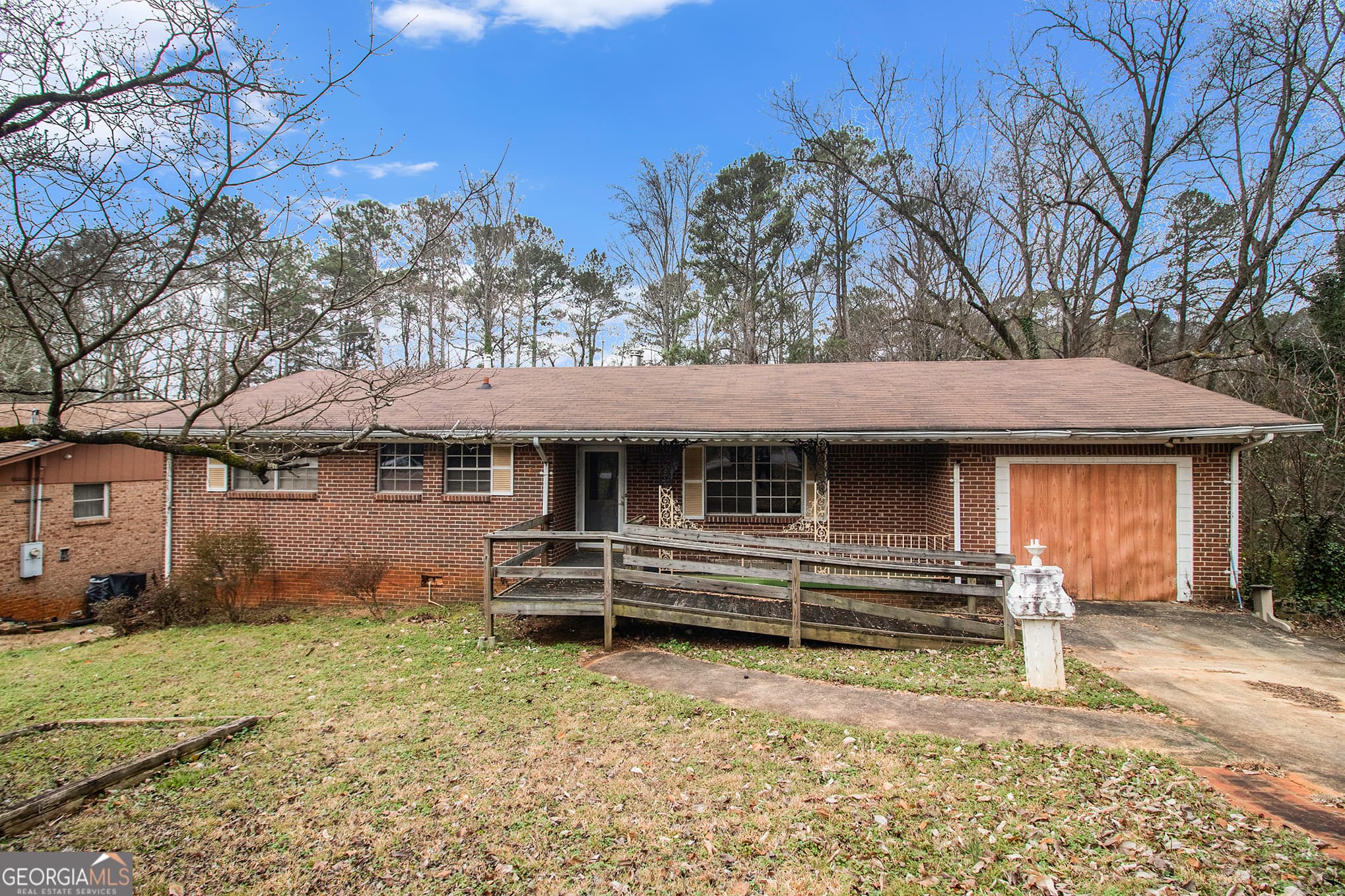 3 bedroom, 1 bathroom, 1,630 sq ft single family residence sold at 2807 Knollview Drive, Decatur, GA 30034