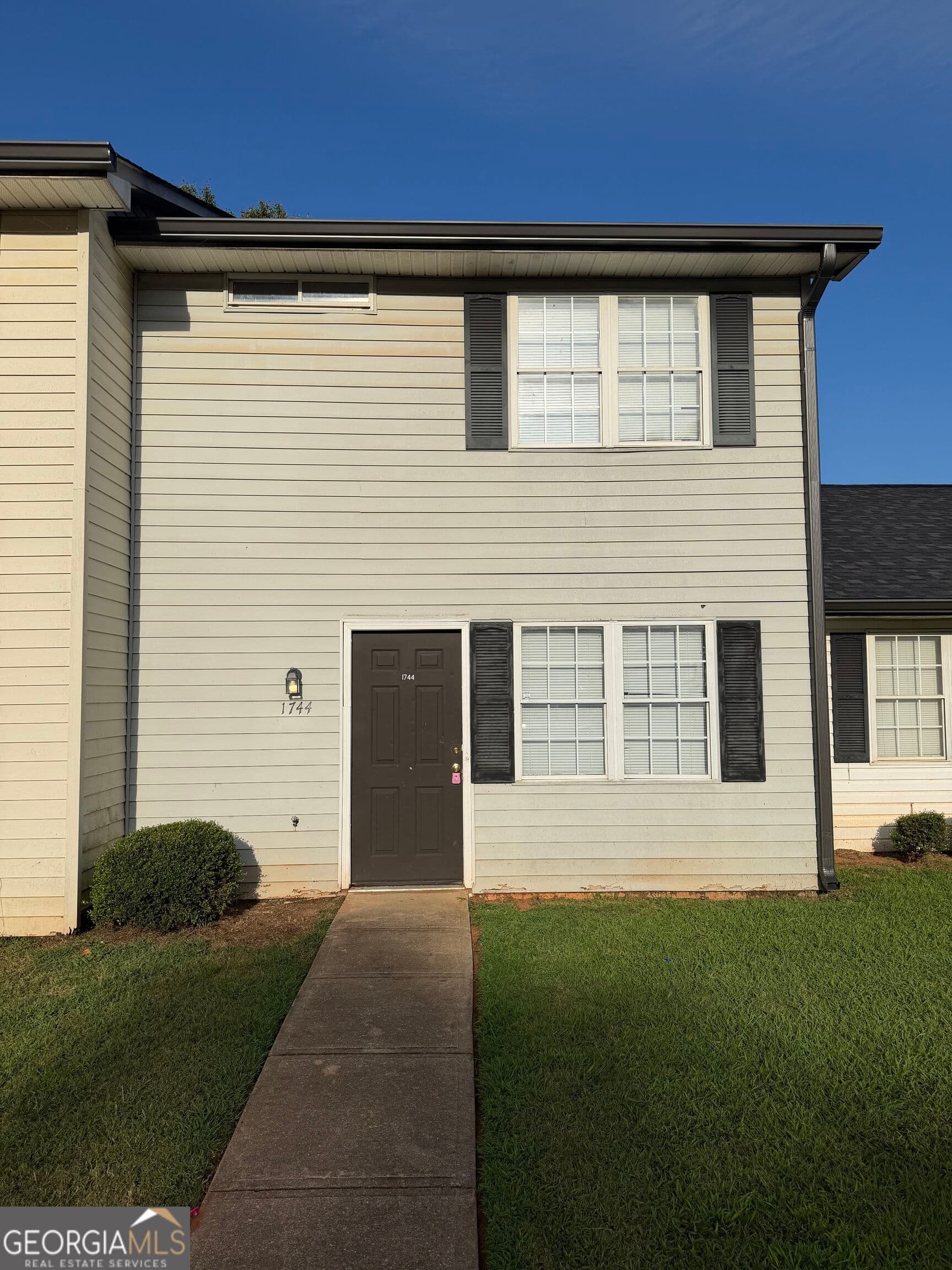 3 bedroom, 2.5 bathroom townhouse for rent at 1744 SE Bob White Lane, Conyers, GA 30013 for $1,230 a month — photo 1 of 1