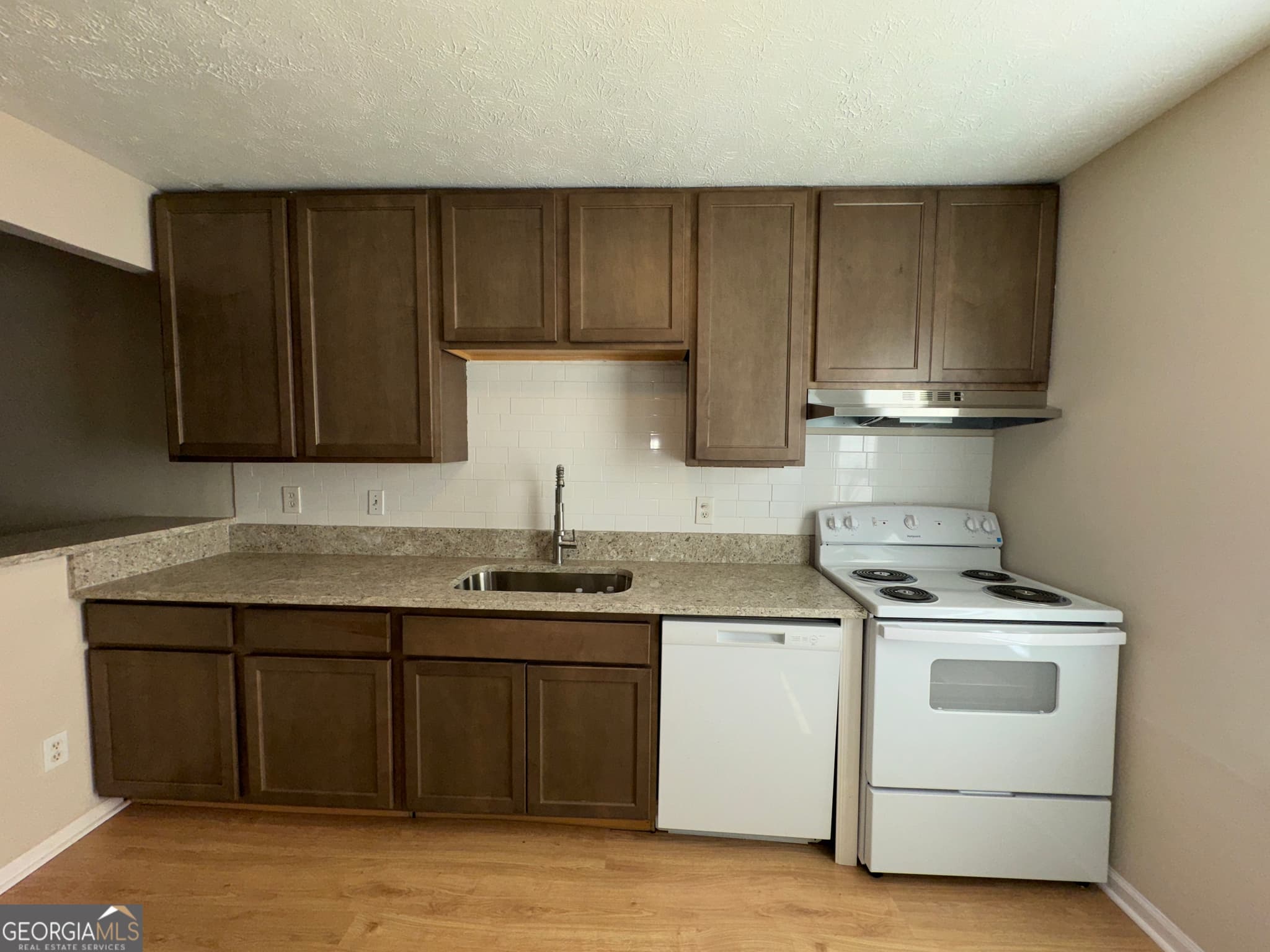 2 bedroom, 2.5 bathroom, 1,152 sq ft townhouse for sale at 1944 Terri Meyer Drive, Smyrna, GA 30080 — photo 3