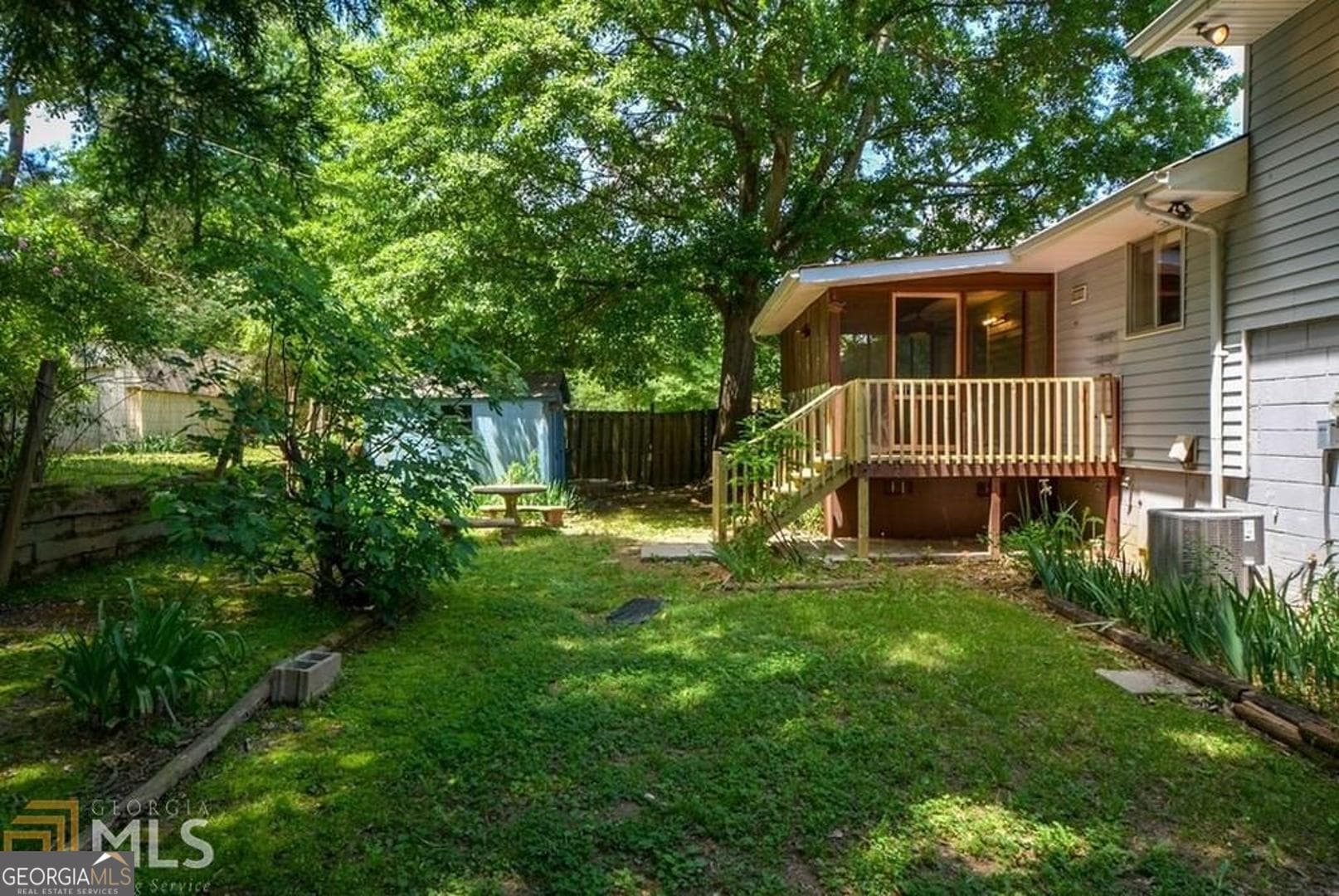 3 bedroom, 1 bathroom, 1,975 sq ft single family residence for sale at 110 Flint River Road, Jonesboro, GA 30238 — photo 7