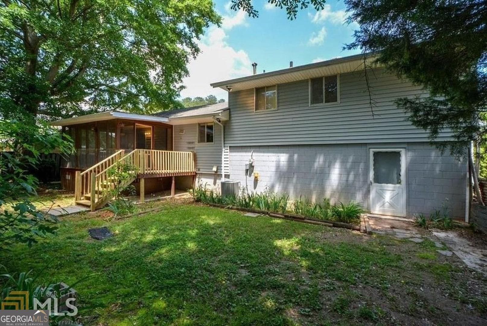 3 bedroom, 1 bathroom, 1,975 sq ft single family residence for sale at 110 Flint River Road, Jonesboro, GA 30238 — photo 8