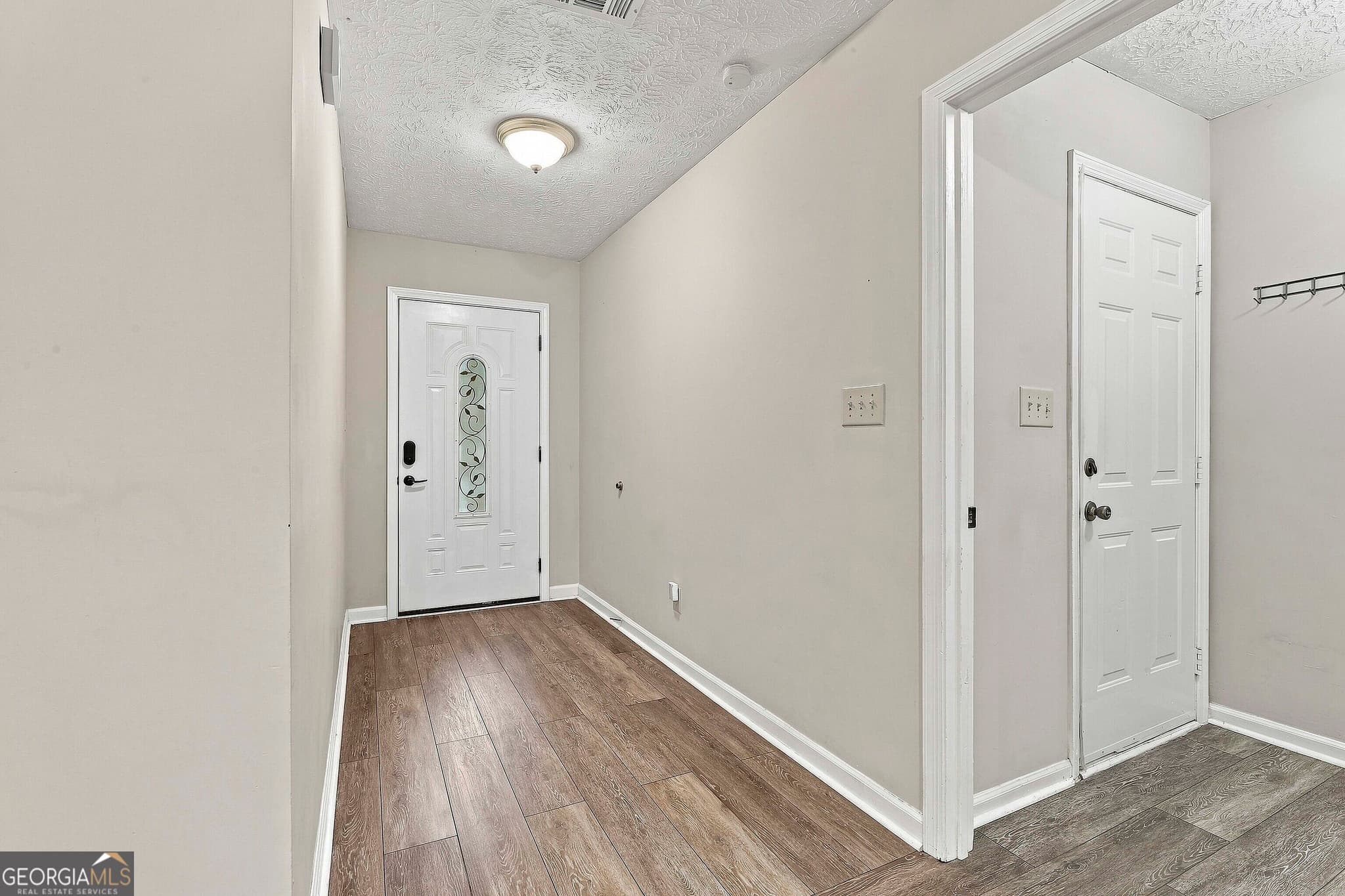 3 bedroom, 2 bathroom, 1,425 sq ft single family residence for sale at 806 Bedford Park, Peachtree City, GA 30269 — photo 6