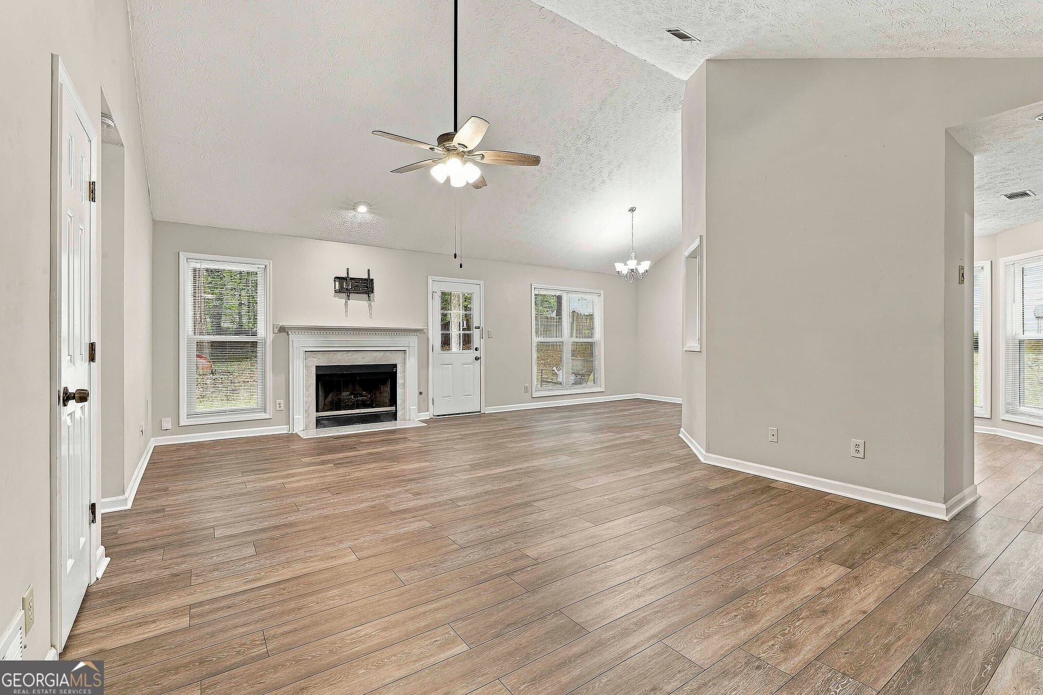 3 bedroom, 2 bathroom, 1,425 sq ft single family residence for sale at 806 Bedford Park, Peachtree City, GA 30269 — photo 7
